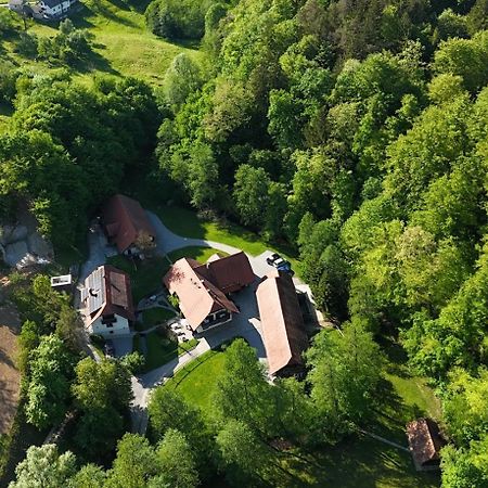 Domacija Seruga Countryside Hotel 노보메스토 외부 사진