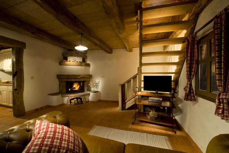 Domacija Seruga Countryside Hotel 노보메스토 외부 사진