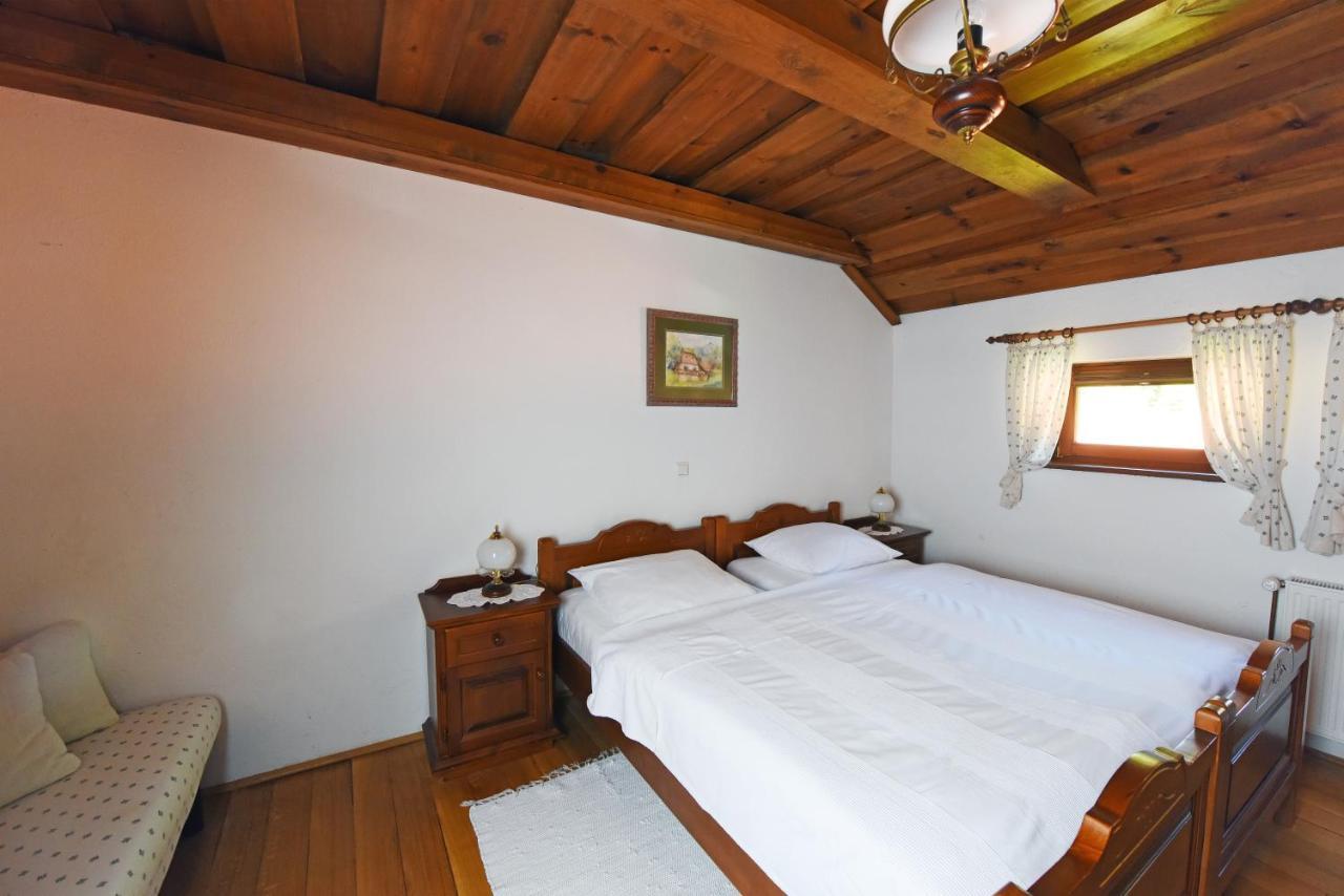 Domacija Seruga Countryside Hotel 노보메스토 외부 사진